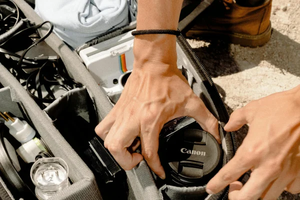 Mochilas fotográficas à prova d’água: proteção total em ambientes litorâneos