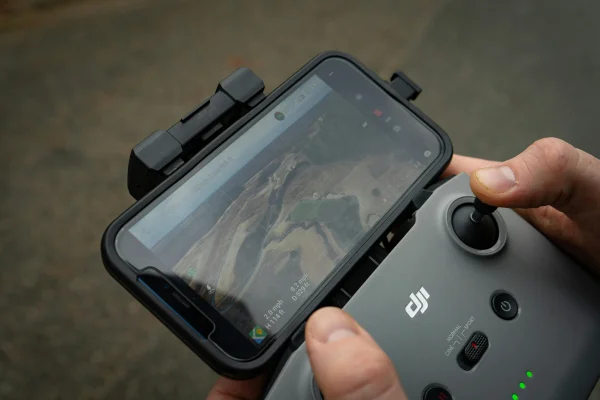Aplicativos Indispensáveis para Pilotar Drones com Precisão em Casamentos: Guia Completo
